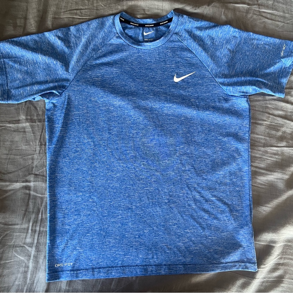 Nike Dri-FIT UPF 40 Short Sleeve Athletic Shirt Men’s Large Blue Swim